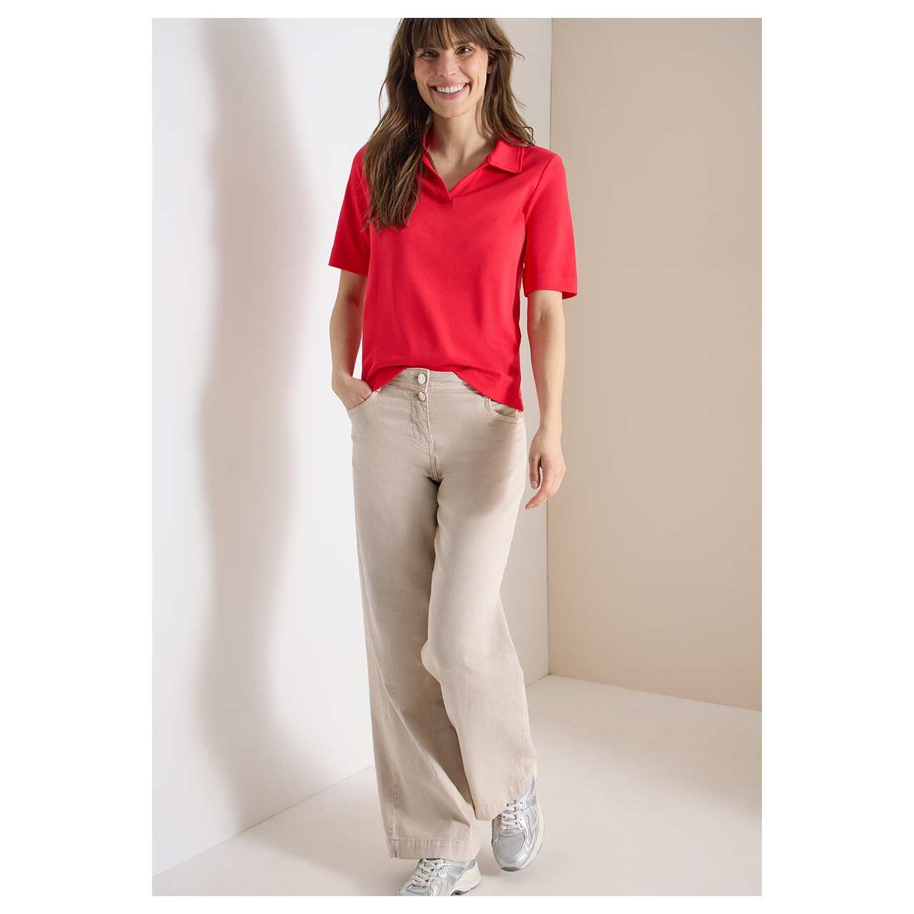 Damen Poloshirt Solid von Cecil in Rot, Ganzkörperansicht Model