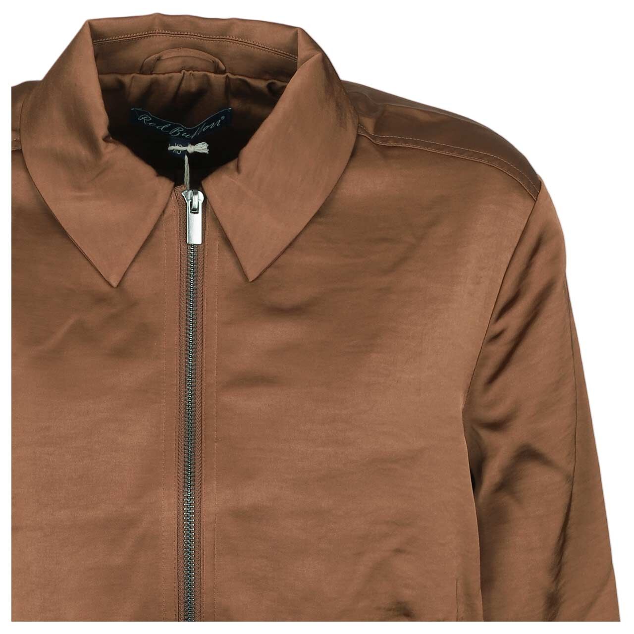 Damen Jacke Avy Satin Blouson von Red Button in Braun, detaillierte Vorderansicht