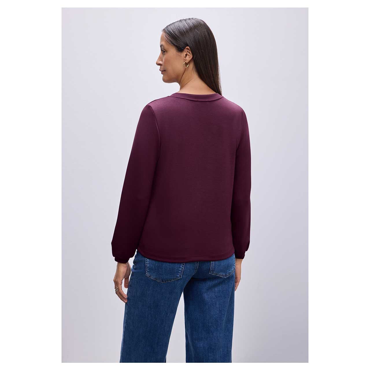 Damen Langarm Shirt Silk Look von Street One in Weinrot, Vorderansicht am Model