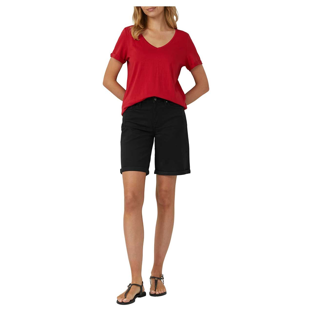 Vorderansicht der getragenen Damen Jeans Shorts von s.Oliver in Schwarz