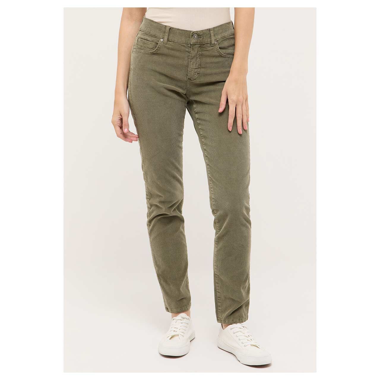 Stretch Damen Cordhose Cici von Angels in Olivgrün, Vorderansicht am Model
