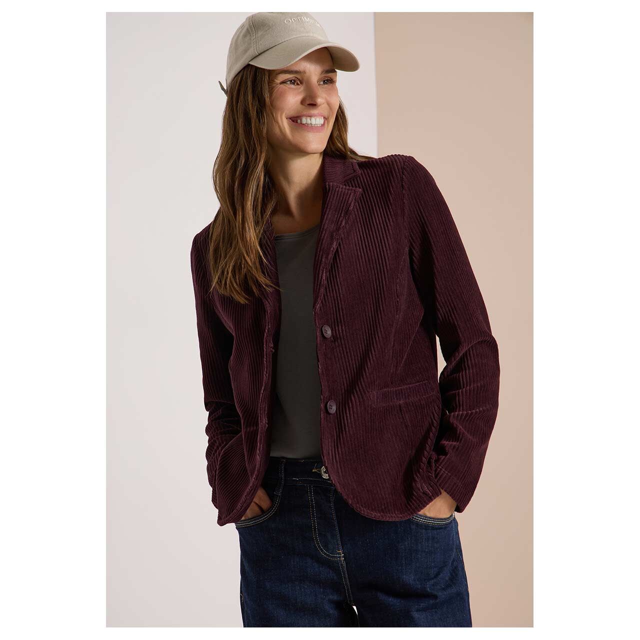 Damen Cord Blazer Jersey von Cecil in Lila, gestylte Vorderansicht am Model