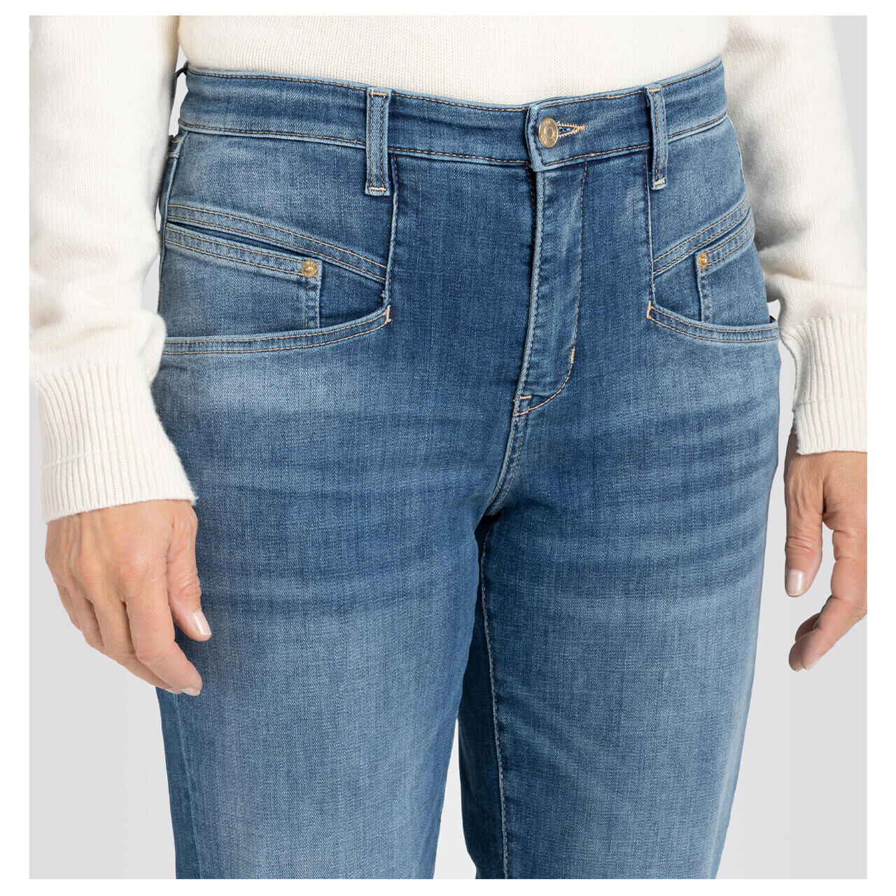 mac-jeans-richcarrot78-blueauthenticwashed-D825-detail3 MAC Jeans Rich Carrot 7/8 für Damen in Mittelblau verwaschen, FarbNr.: D825