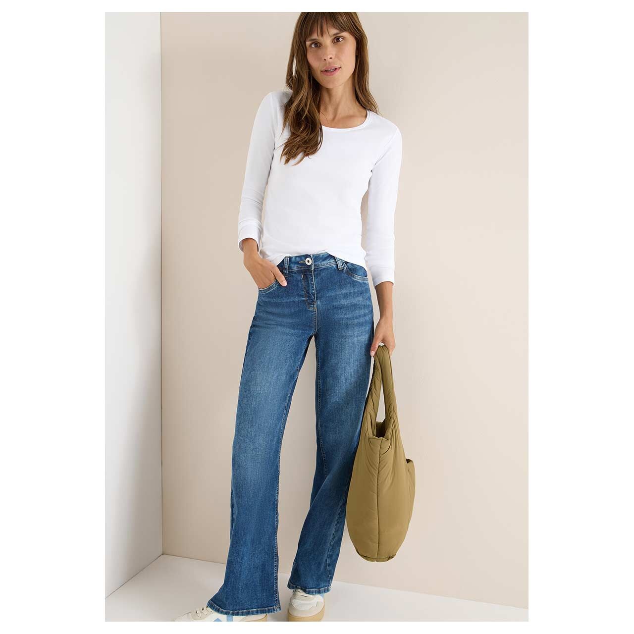 Damen Langarm Shirt Pia von Cecil in Weiß, Ganzkörperansicht gestylt am Model