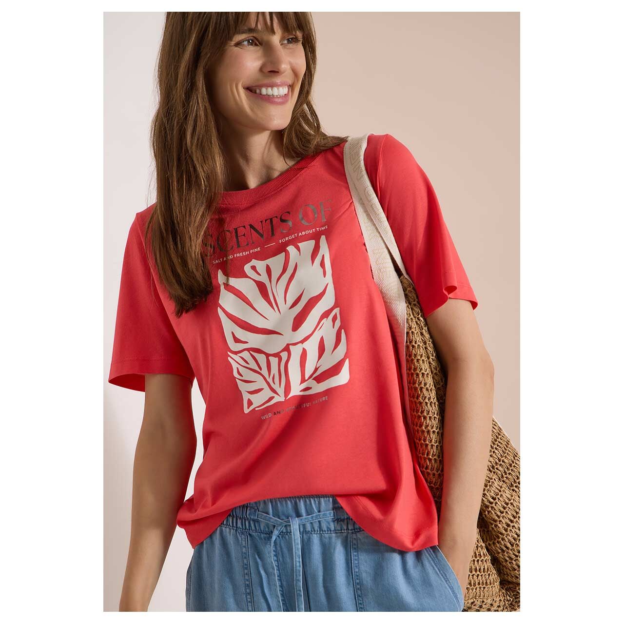 Damen T-Shirt Monstera Print von Cecil in Korallenrot mit Print, detaillierte Vorderansicht am Model