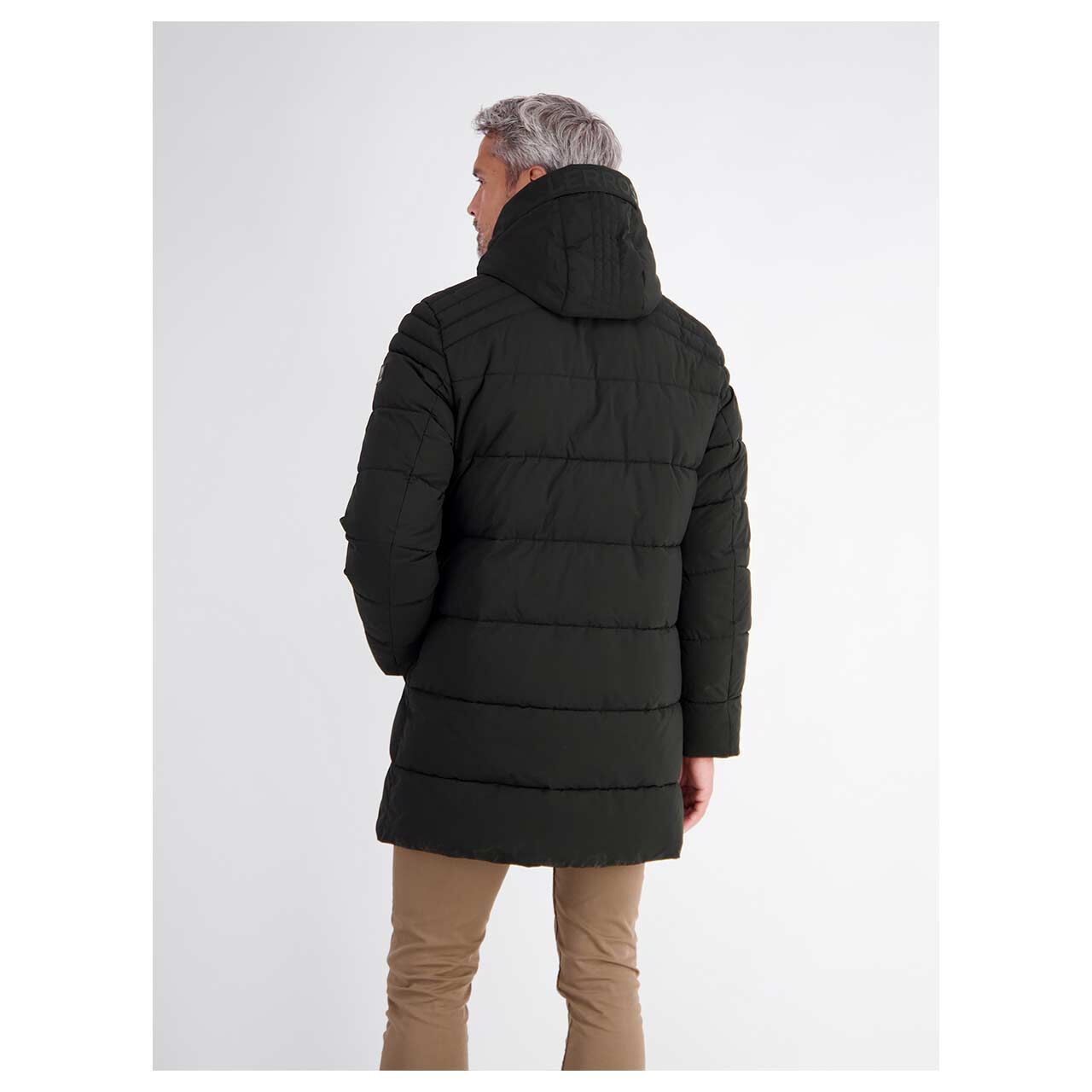 Herren Mantel von Lerros in Schwarz, Rückansicht am Model