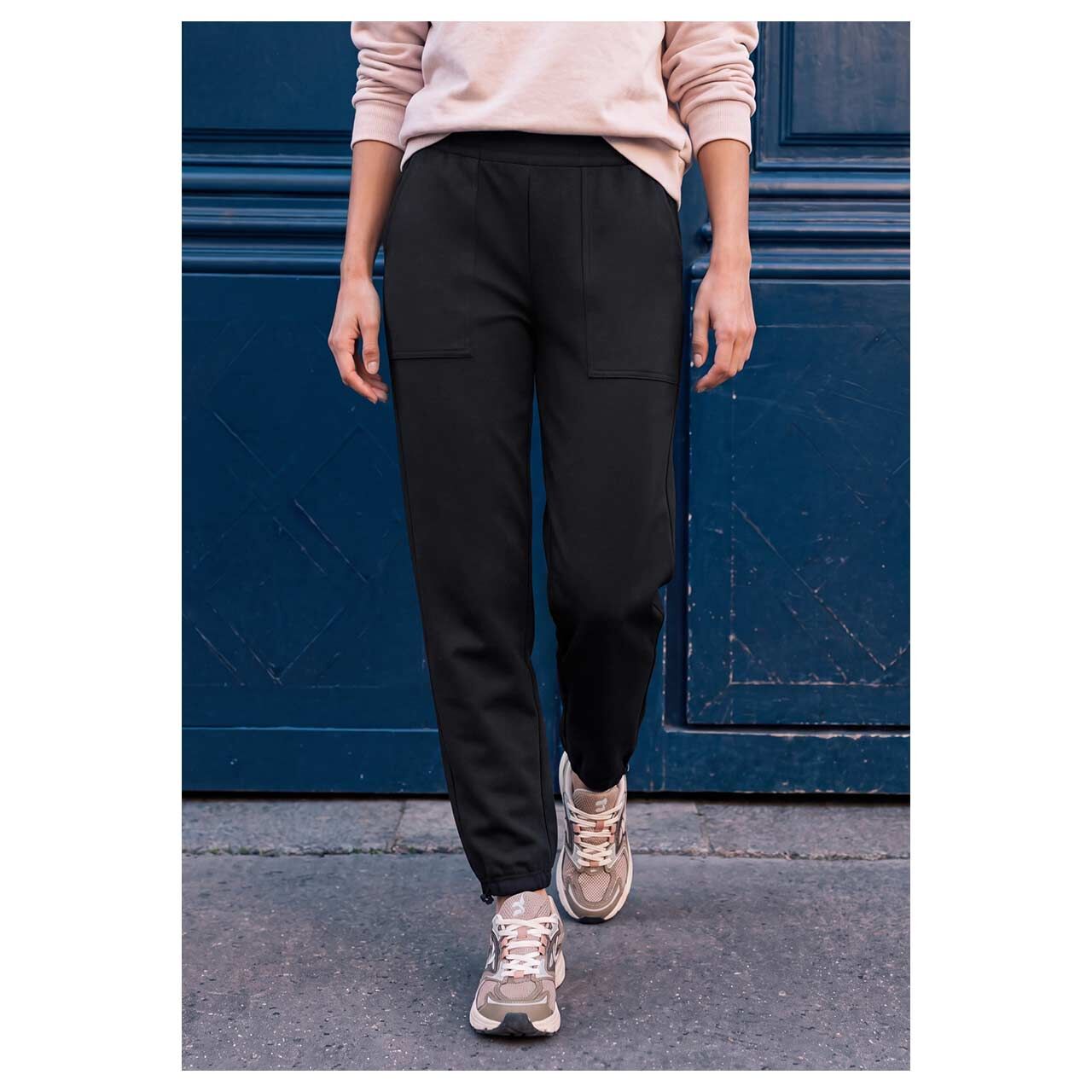 Damen Ankle Hose Cleo von Street One Studio in Schwarz, Vorderansicht am Model