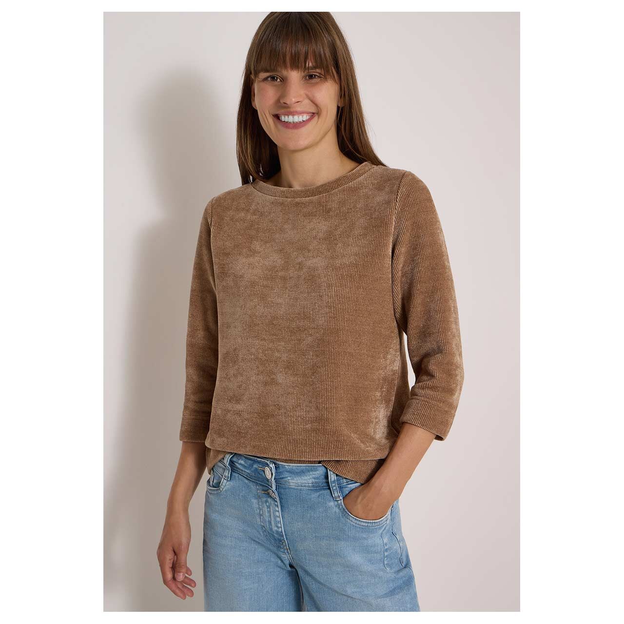 Damen 3/4 Arm Cord Shirt Soft von Cecil in Hellbraun, Vorderansicht am Model