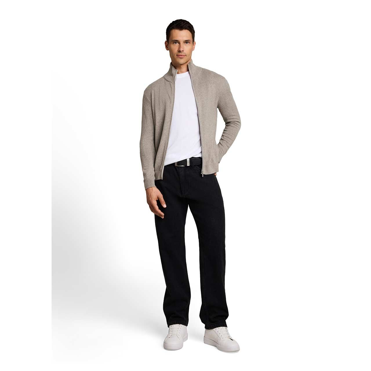 Herren Strickjacke Cashmere Zip Jacket von Tom Tailor in Greige meliert, Ganzkörperansicht am Model