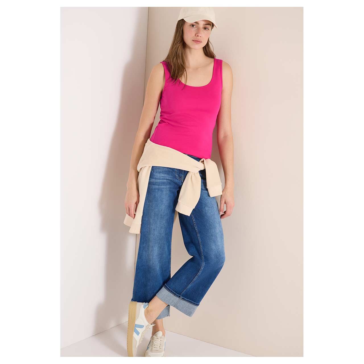 Damen Top Linda von Cecil in Pink, Ganzkörperansicht am Model