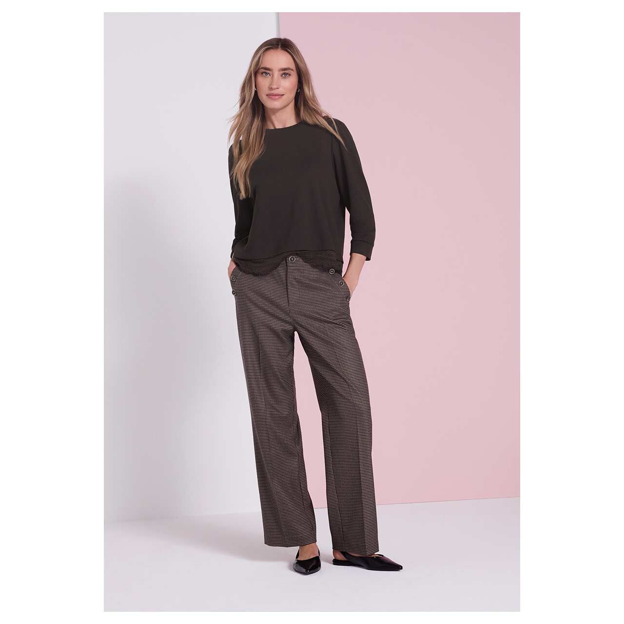 Street One Damen 3/4 Arm Shirt Lace Bottom in Dunkelbraun, Ganzkörperansicht Model
