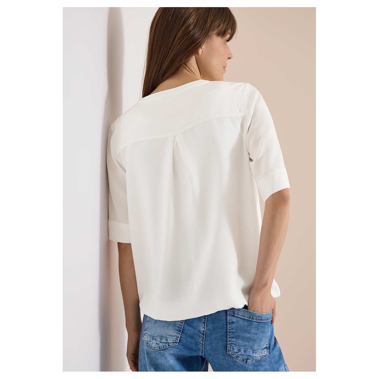 Damen Kurzarm Bluse Solid Splitneck von Cecil in Dunkelblau, Rückansicht am Model