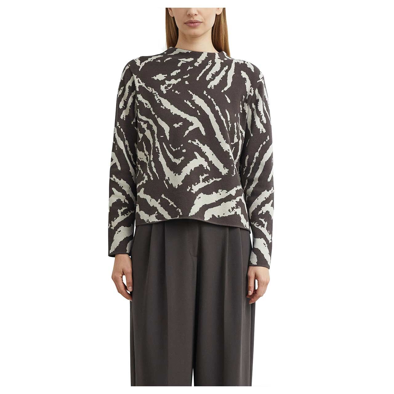 Damen Pullover von Comma in Braun mit Print, Vorderansicht am Model