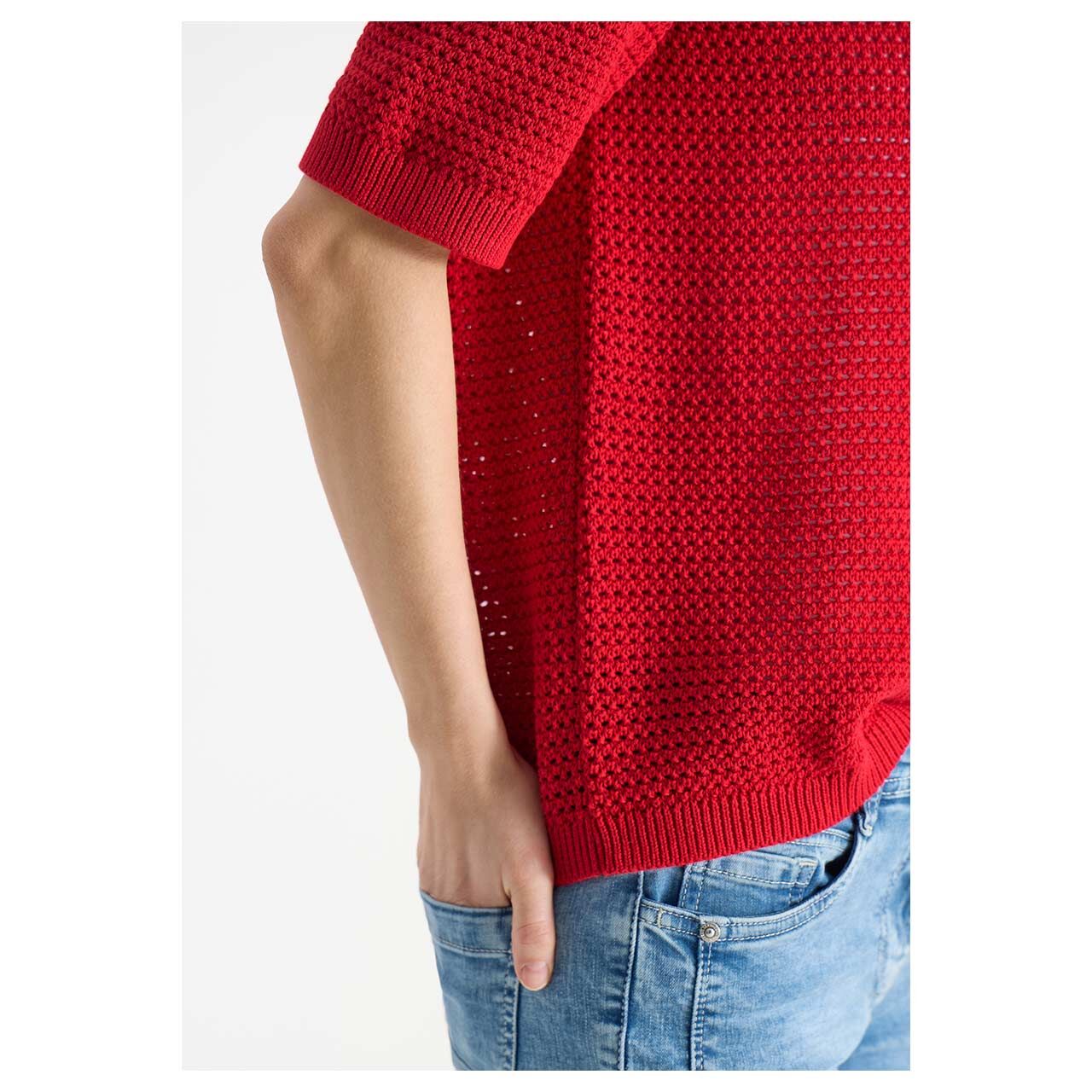 Damen Kurzarm Pullover Structured Roundneck von Cecil in Rot, detaillierte Seitenansicht am Model
