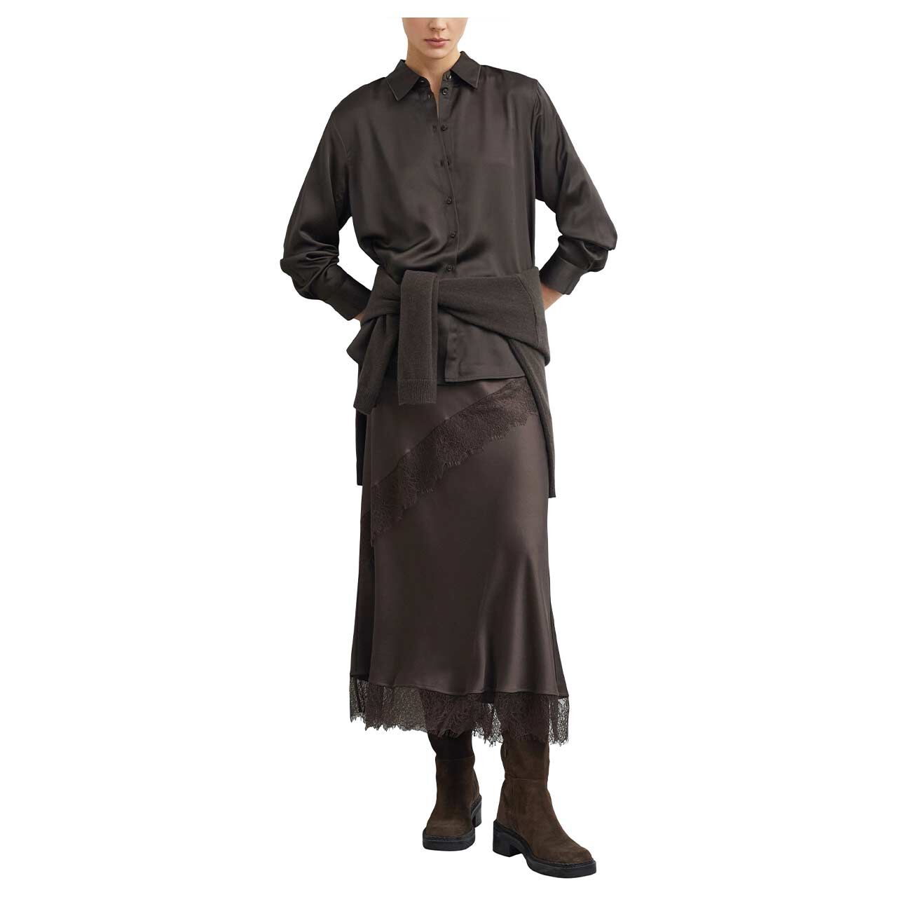 Damen Langarm Bluse von Comma in Dunkelbraun, Ganzkörperansicht am Model