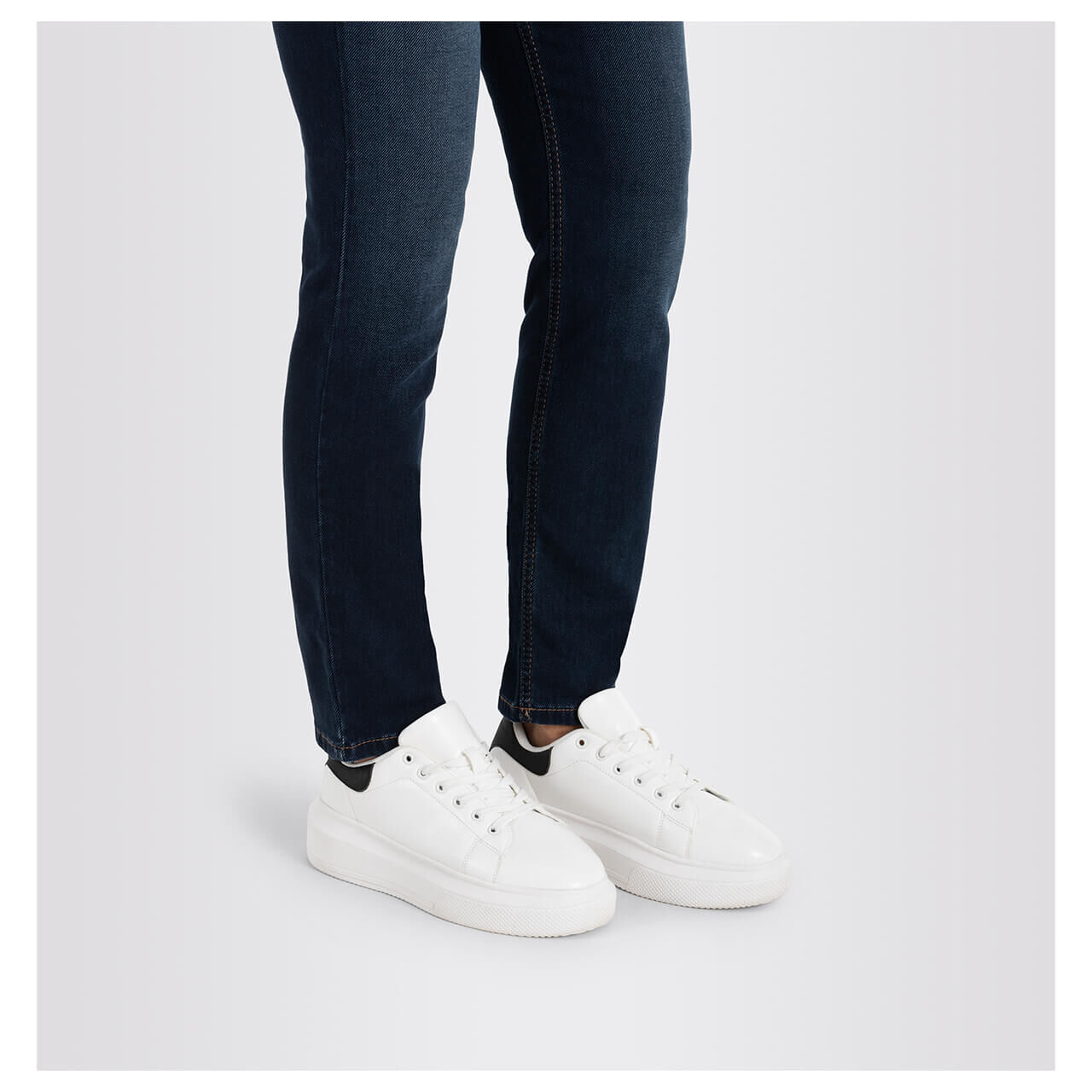 MAC Slim Jeans light used dark blue thermo denim MAC Slim Jeans light used dark blue thermo denim