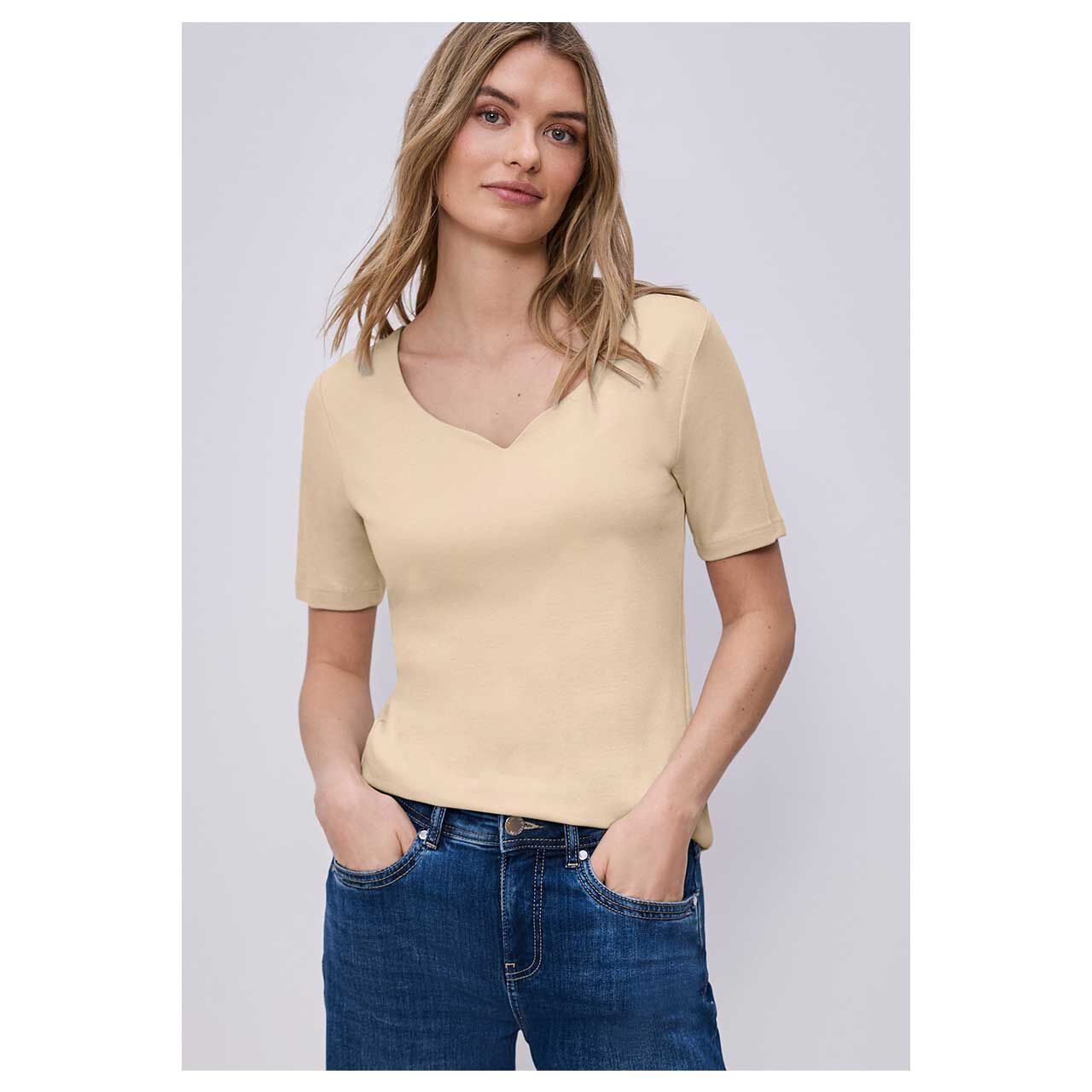 Damen T-Shirt Ada von Street One in Beige, Vorderansicht am Model