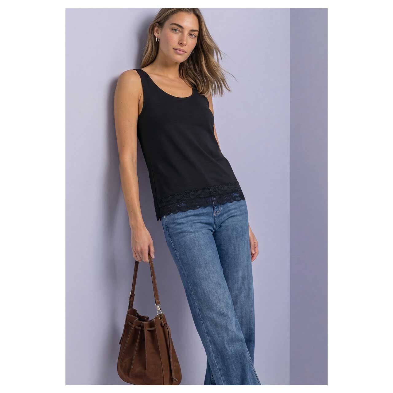 Damen Top Basic Lace Cuff von Street One in Schwarz, Vorderansicht am Model