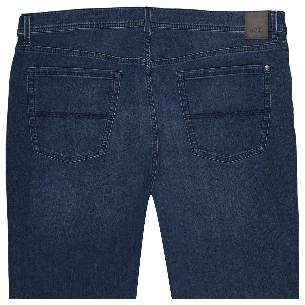 Stretch Herrenjeans Rando Megaflex in Blau angewaschen von Pioneer, detaillierte Rückansicht