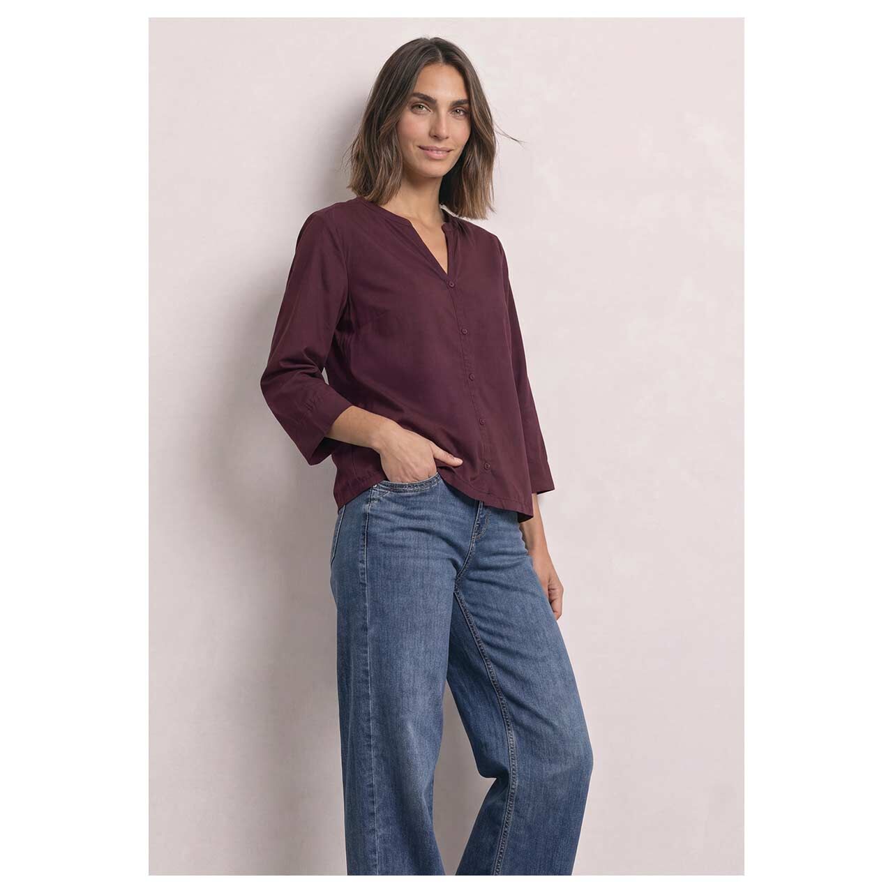 Damen 3/4 Arm Bluse Splitneck Button Detail von Street One in Lila, Vorderansicht am Model