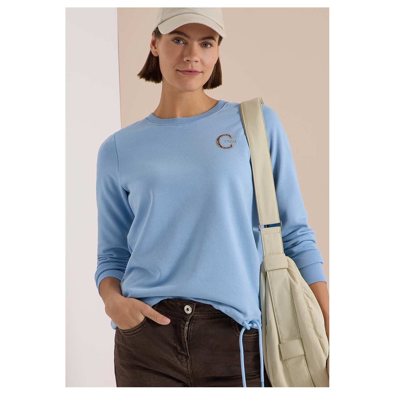 Damen Sweatshirt Solid Embroidery von Cecil in Hellblau mit Print, detaillierte Vorderansicht am Model