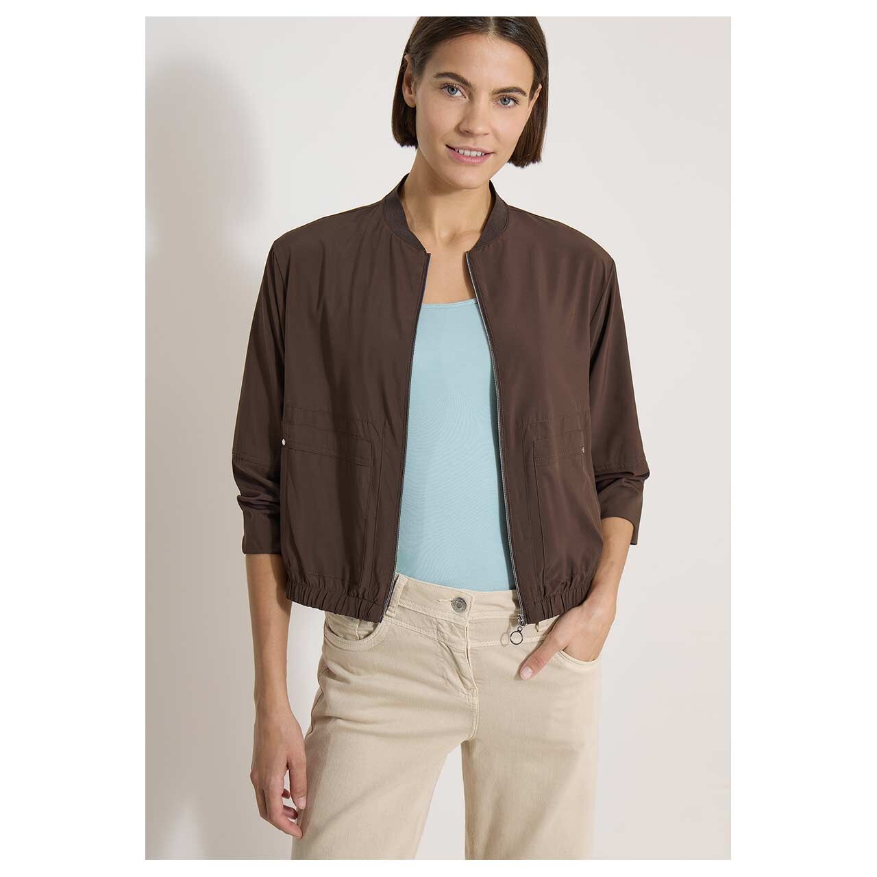 Damen Jacke Light Travel Blouson von Cecil in Dunkelbraun, Vorderansicht am Model