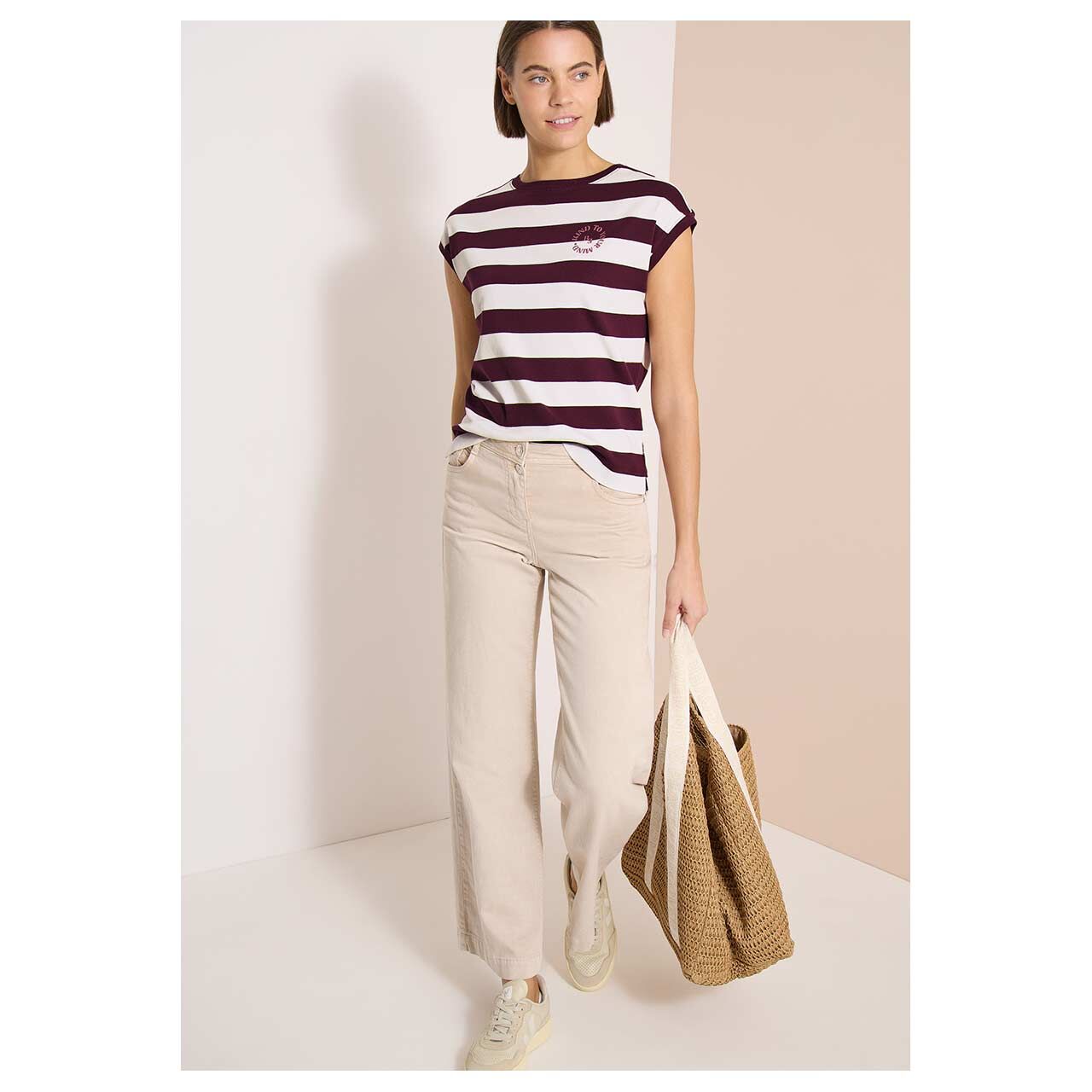 Damen T-Shirt Striped Be Kind von Cecil in Weinrot gestreift, Ganzkörperansicht am Model