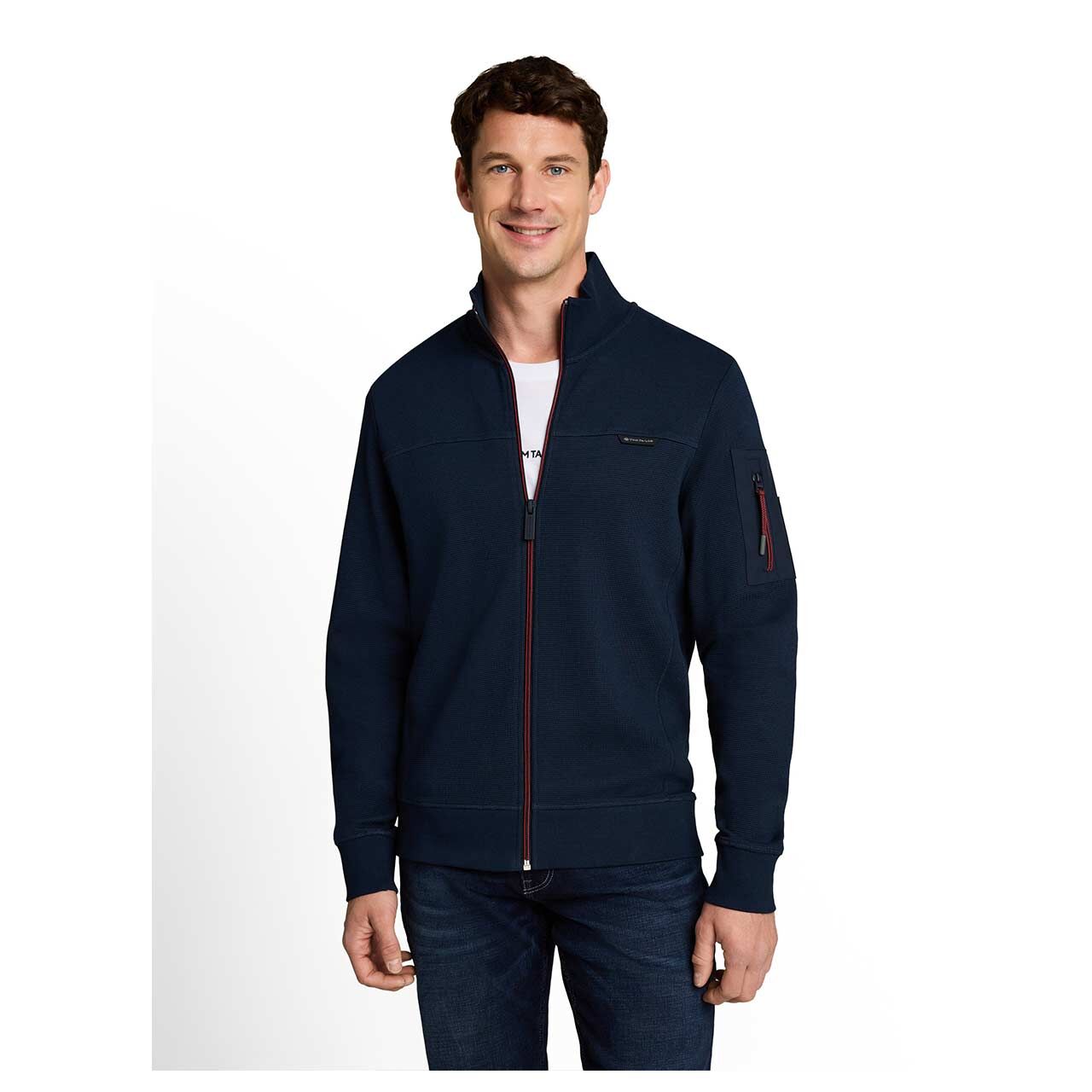 Herren Sweatjacke Structured Stand-Up von Tom Tailor in Dunkelblau, Vorderansicht am Model