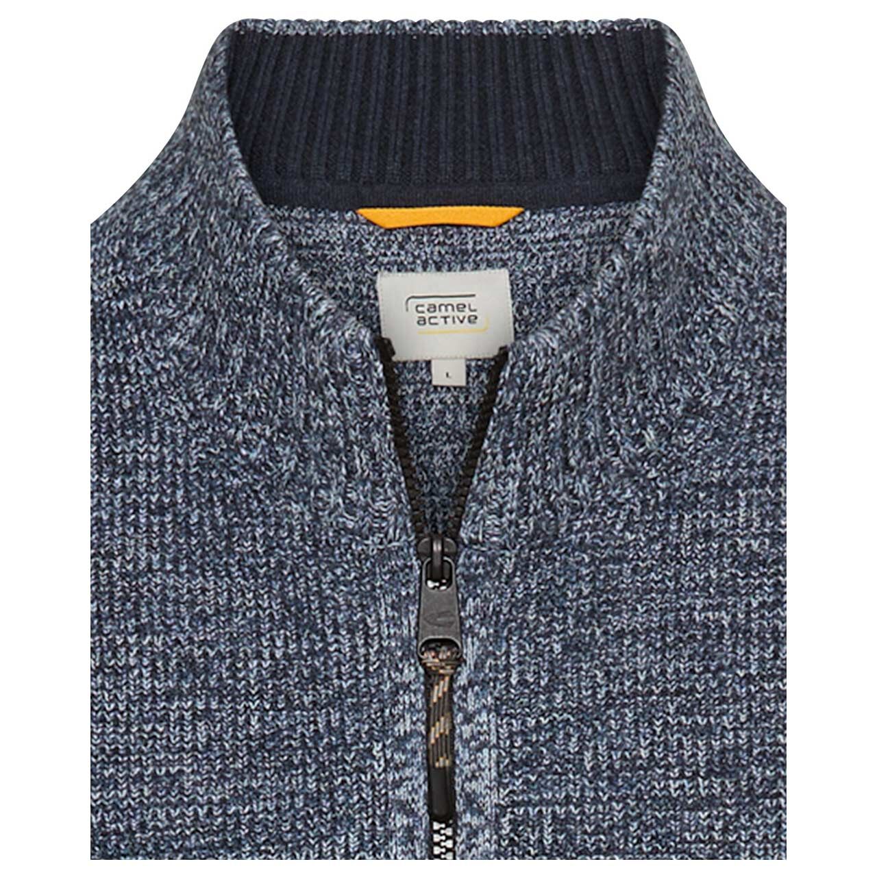 Herren Strickjacke von Camel active in der Farbe Blau meliert, Detailansicht vorne