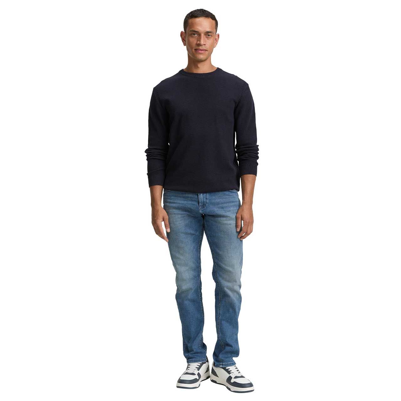 Herren Pullover Structured Crewneck Knit von Tom Tailor in Dunkelblau  meliert, Ganzkörperansicht am Model