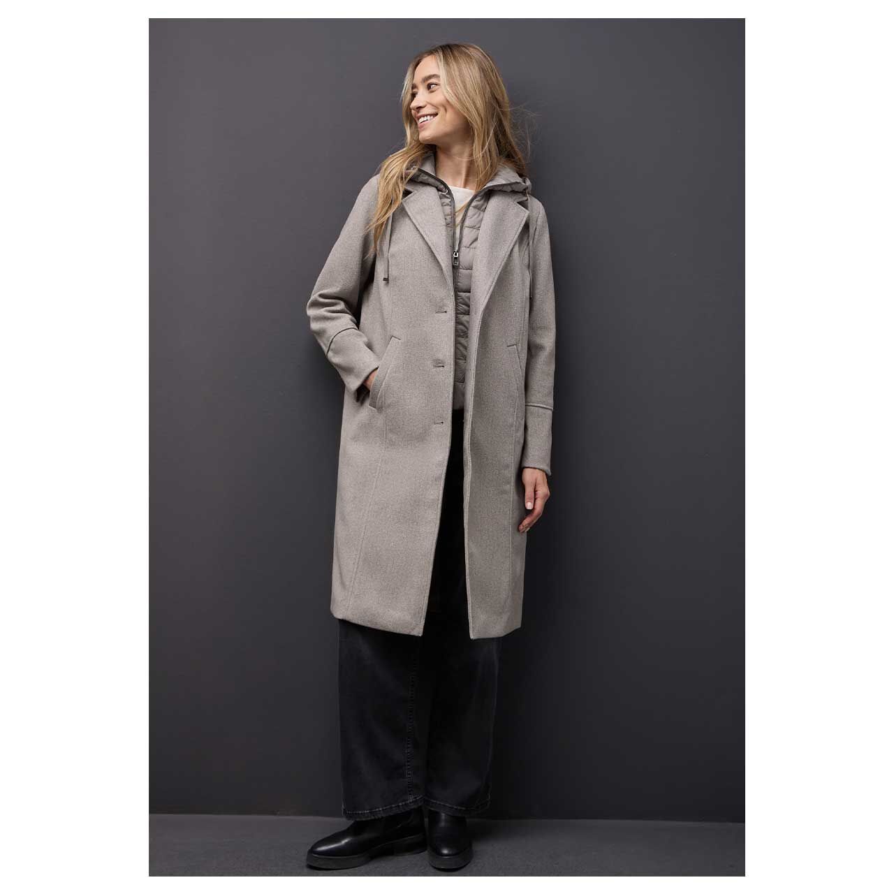 Damen Mantel Long Revers Coat von Street One in Greige meliert, Vorderansicht am Model