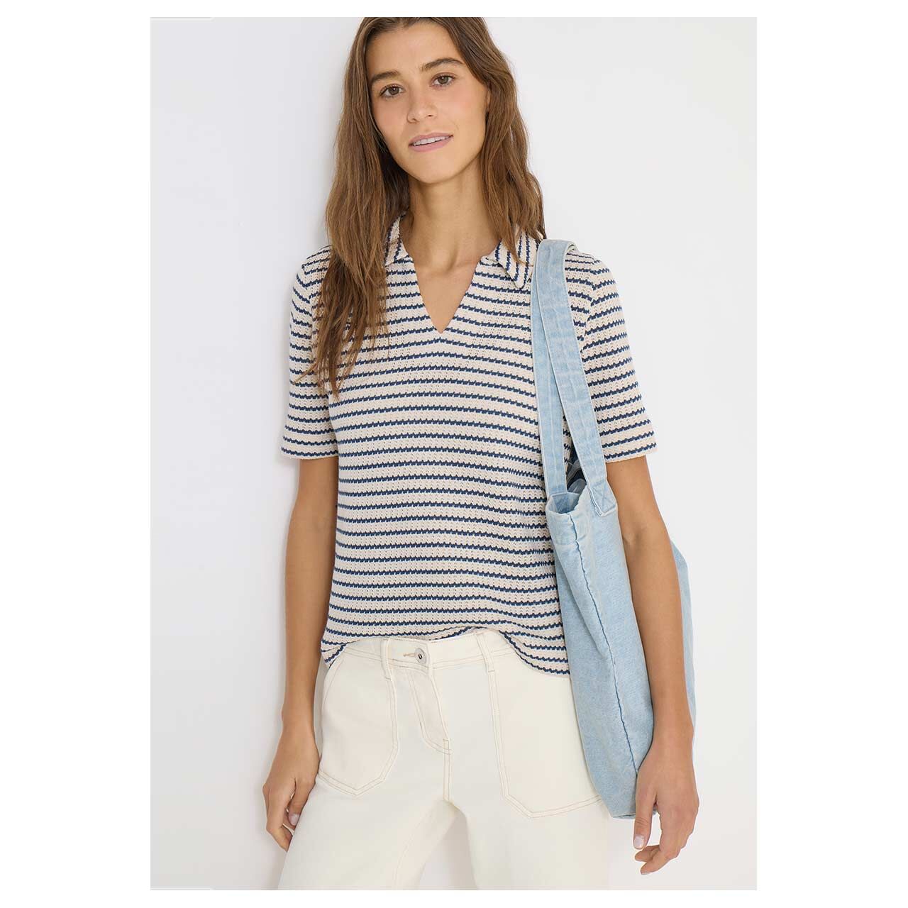 Damen Poloshirt Striped Ajour von Cecil in Blau gestreift, Vorderansicht Model