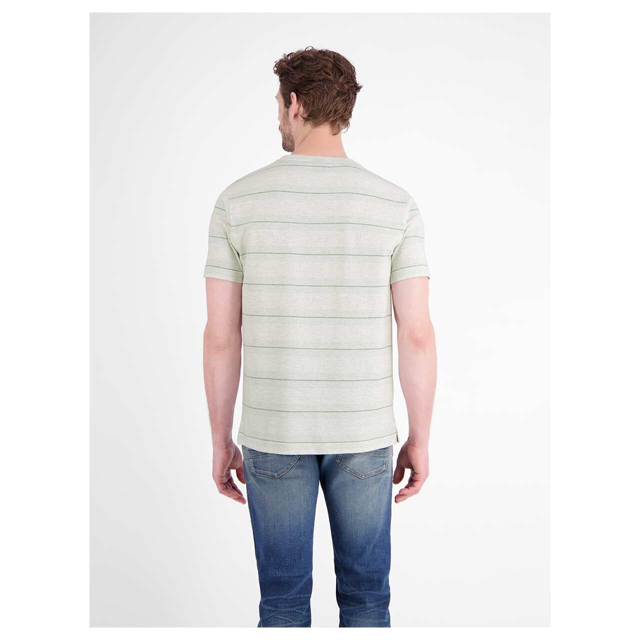 Herren T-Shirt von Lerros in Cremeweiß gestreift, Rückansicht am Model