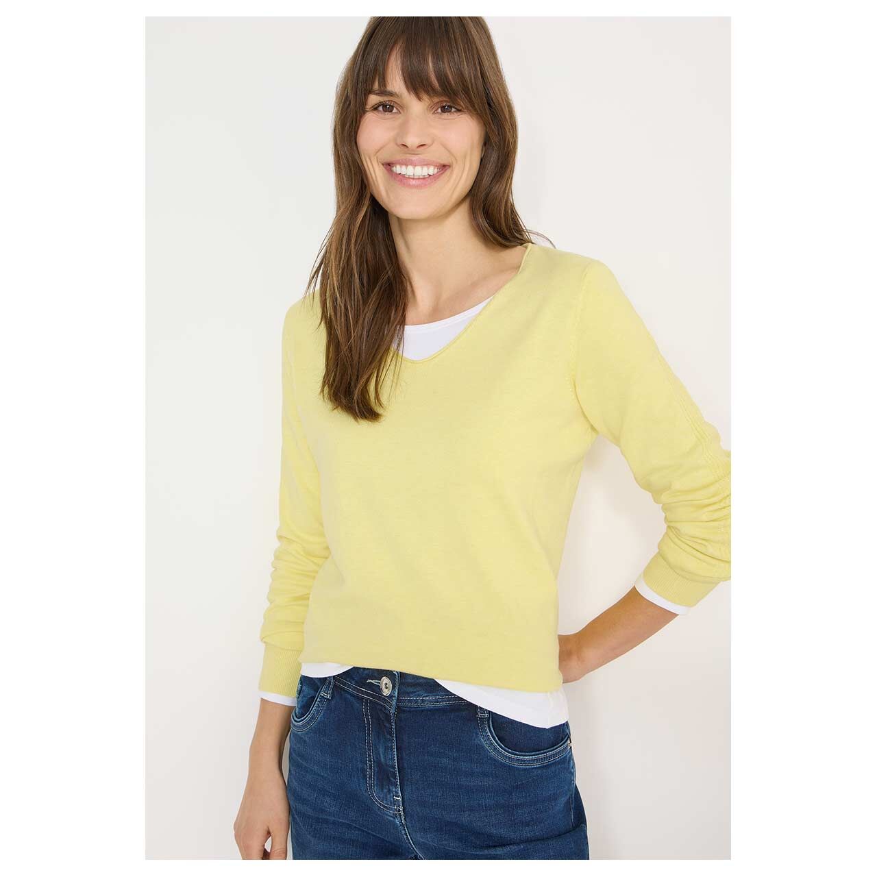 Damen Pullover Basic V-Neck von Cecil in Gelb meliert, Vorderansicht am Model
