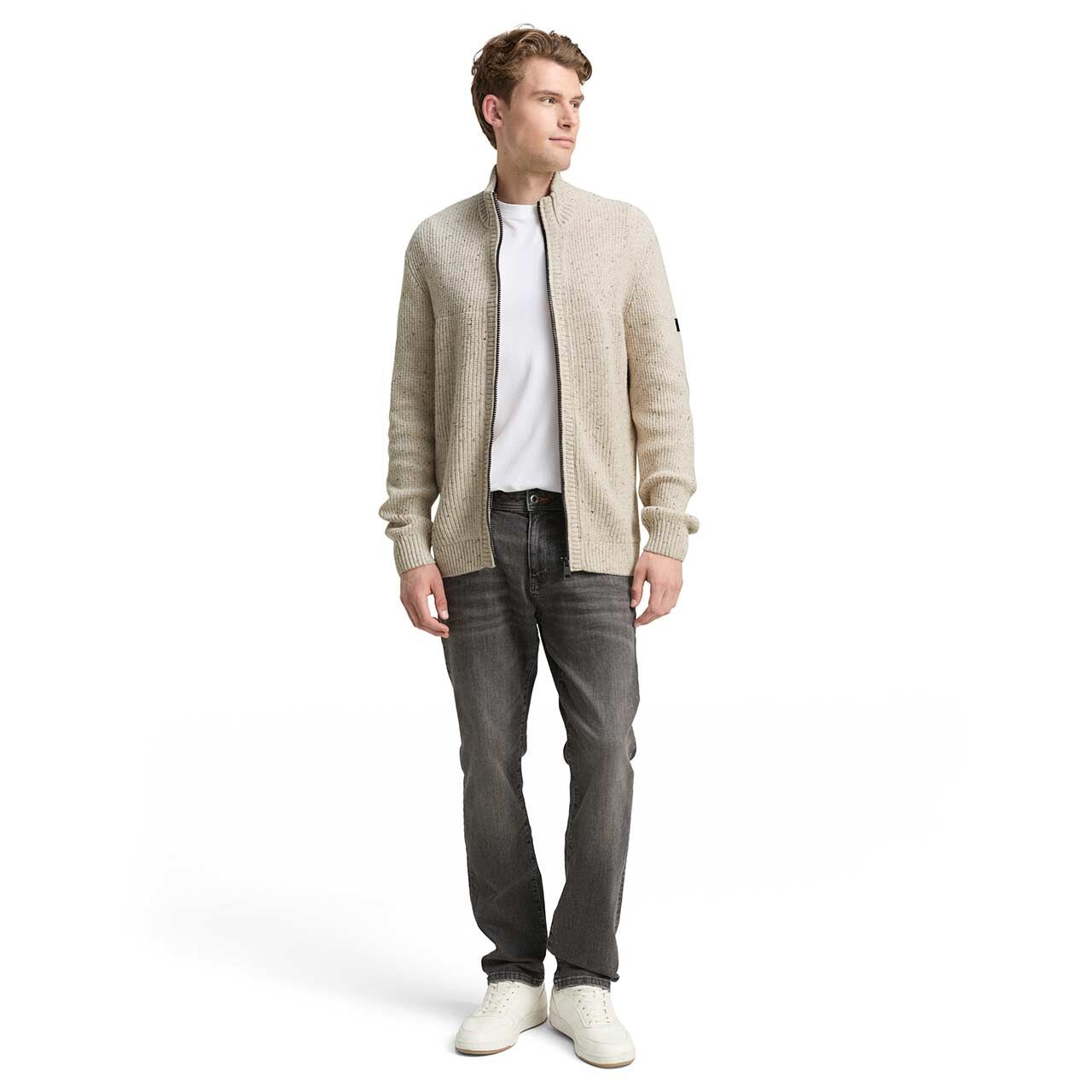 Herren Strickjacke Structured Mix Zip Jacket von Tom Tailor in Cremeweiß meliert, Ganzkörperansicht am Model