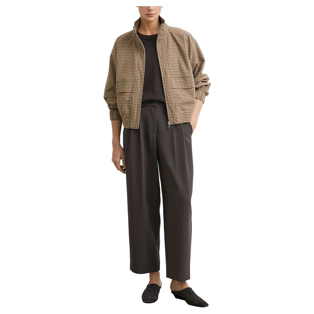Damen Kurzarm Pullover von Comma in Dunkelbraun, Ganzkörperansicht am Model