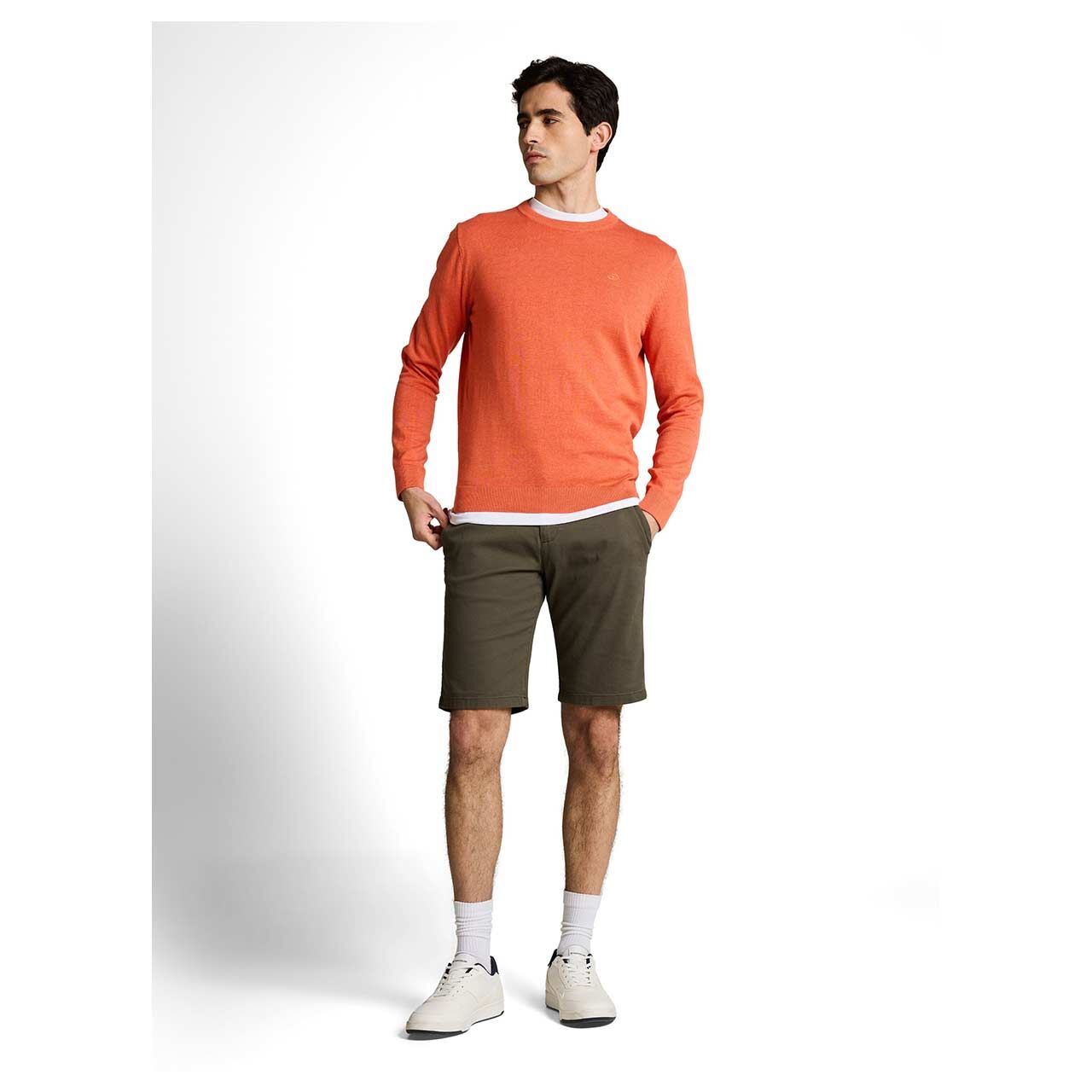 Herren Pullover Basic Crewneck Knit von Tom Tailor in Orange meliert, Ganzkörperansicht am Model