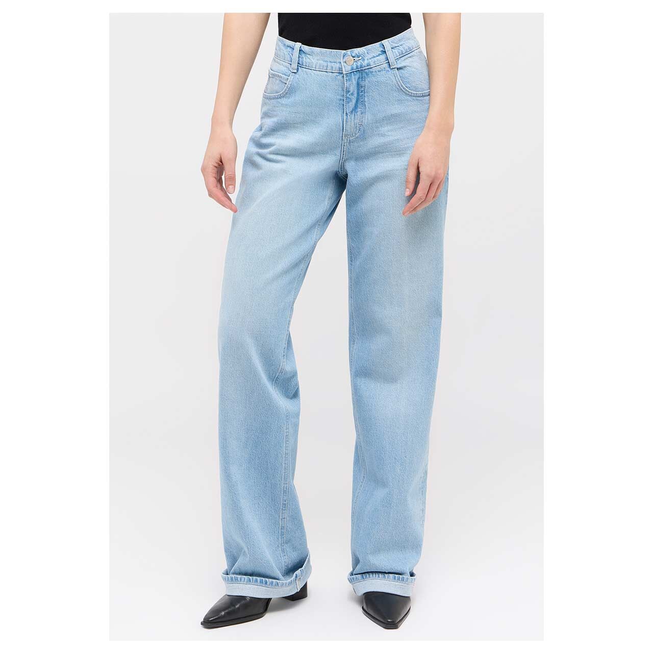 Stretch Damenjeans Liz TU von Angels in Hellblau angewaschen, Vorderansicht am Model