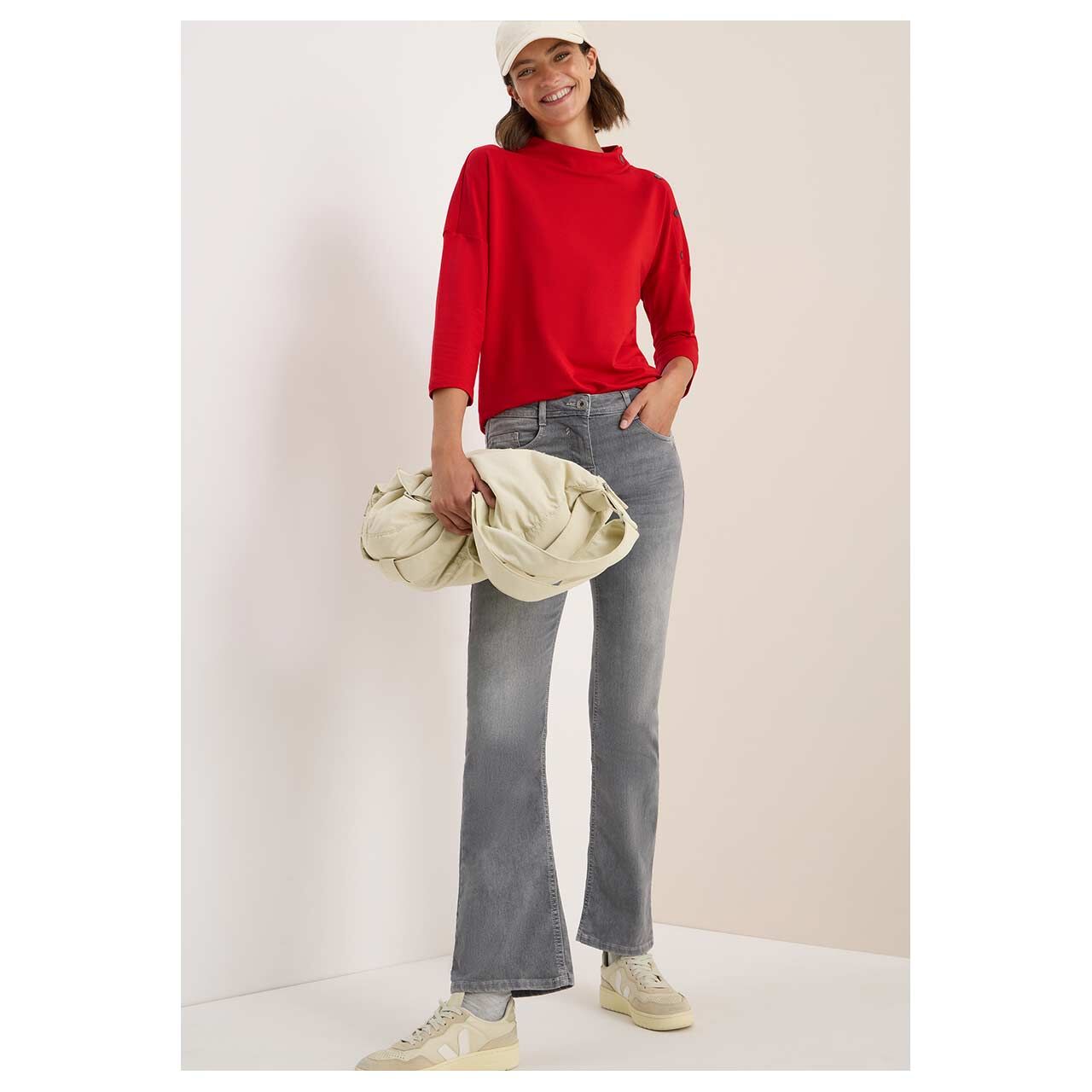 Damen 3/4 Arm Shirt Terry Button Funnel Neck von Cecil in Rot, Ganzkörperansicht am Model