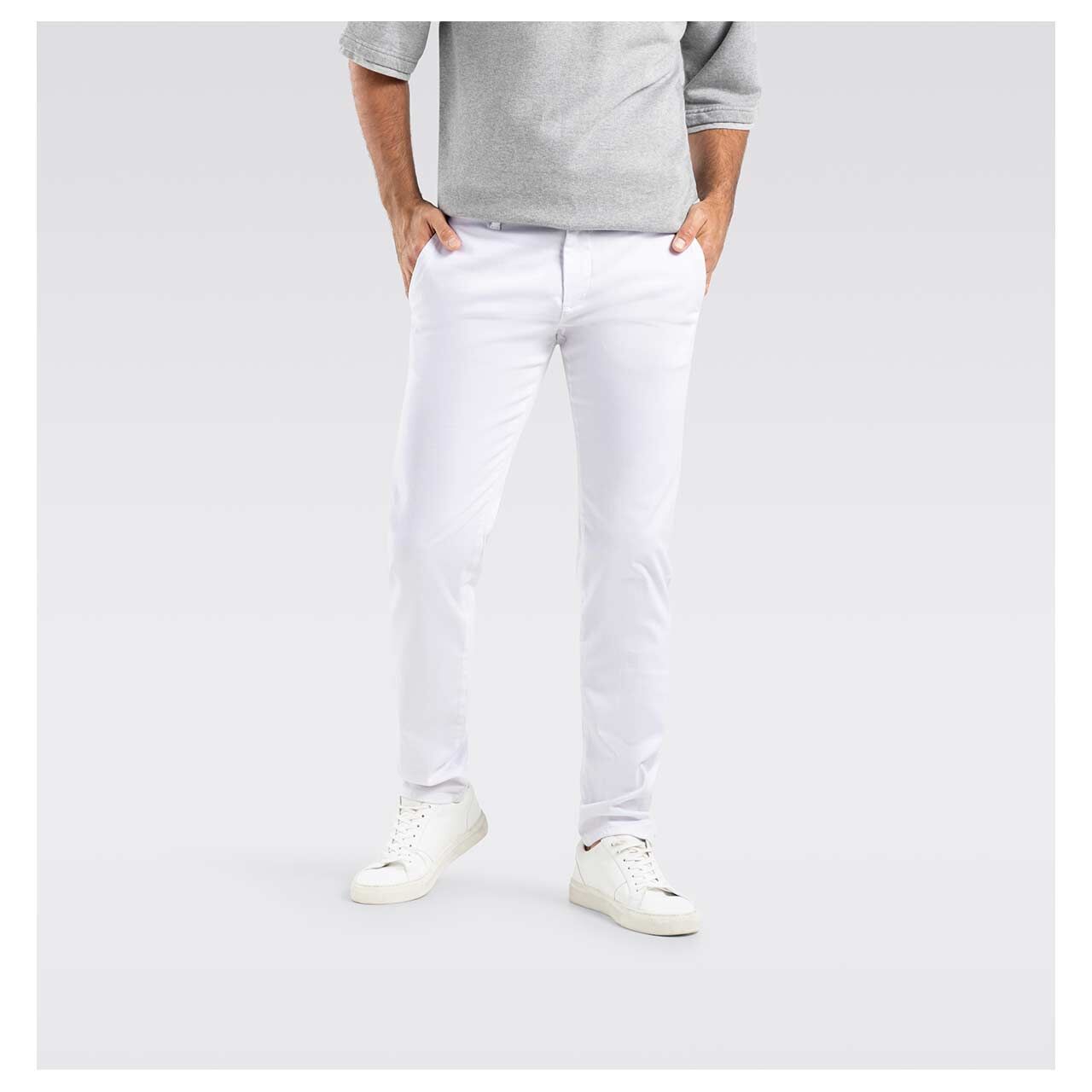 Herren Chino Baumwollhose Flexx Driver Pants von MAC in Weiß, Vorderansicht am Model