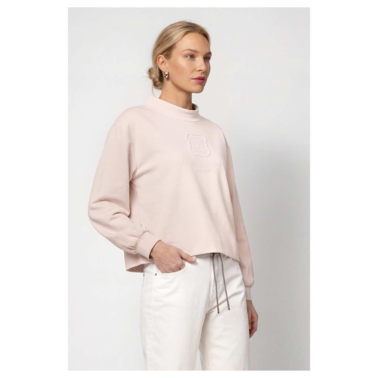 Damen Sweatshirt von Monari in Cremeweiß, Vorderansicht am Model