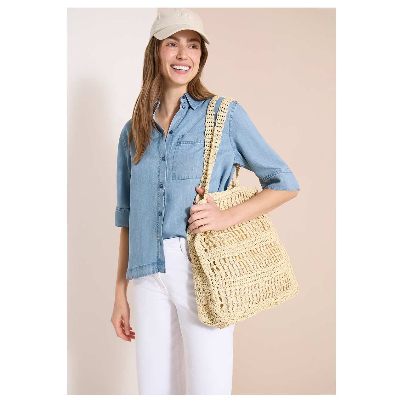 Damen Kurzarm Bluse Denim Look von Cecil in Hellblau angewaschen, Vorderansicht am Model