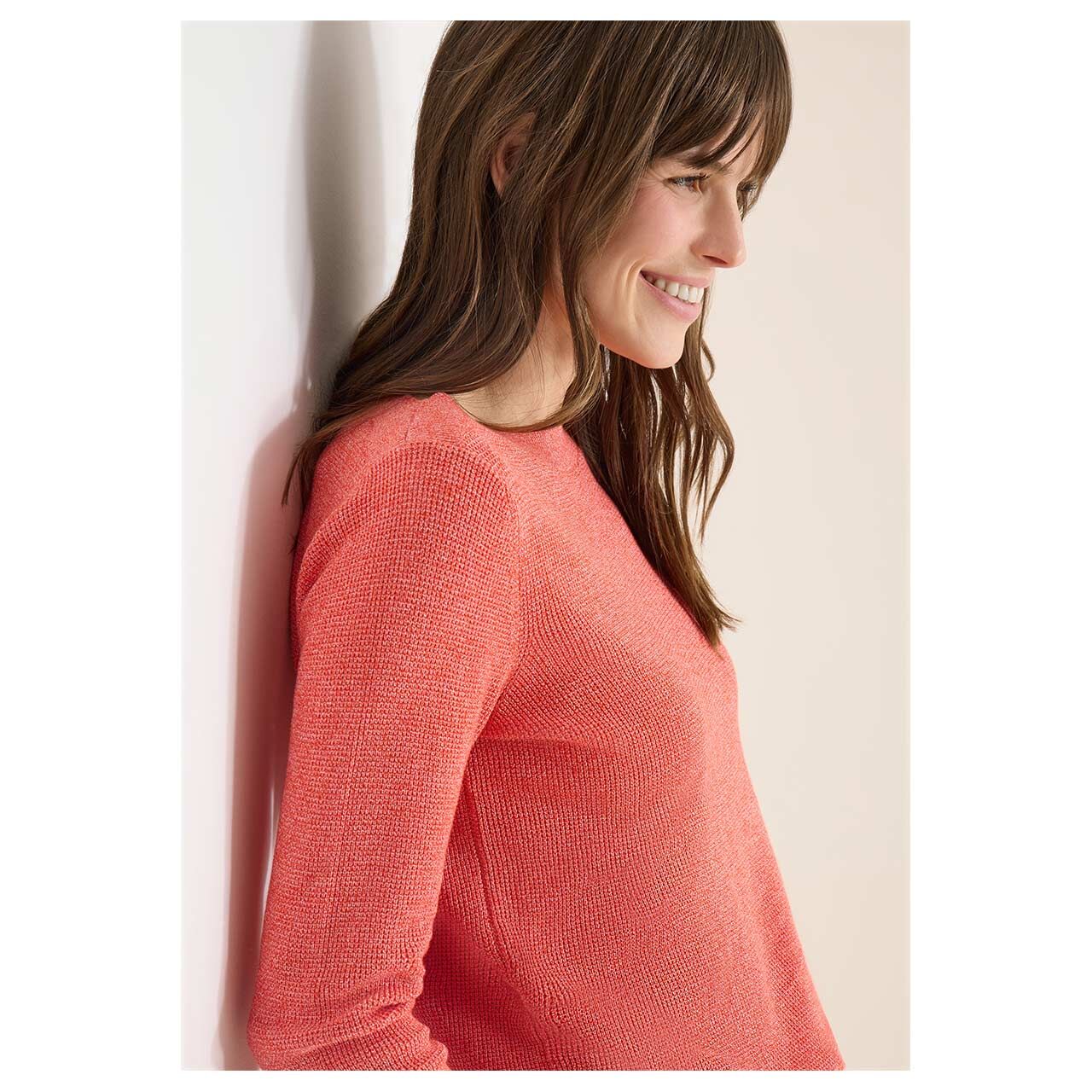 Damen Pullover Structured Boatneck in Orange-Rot meliert, Seitenansicht am Model