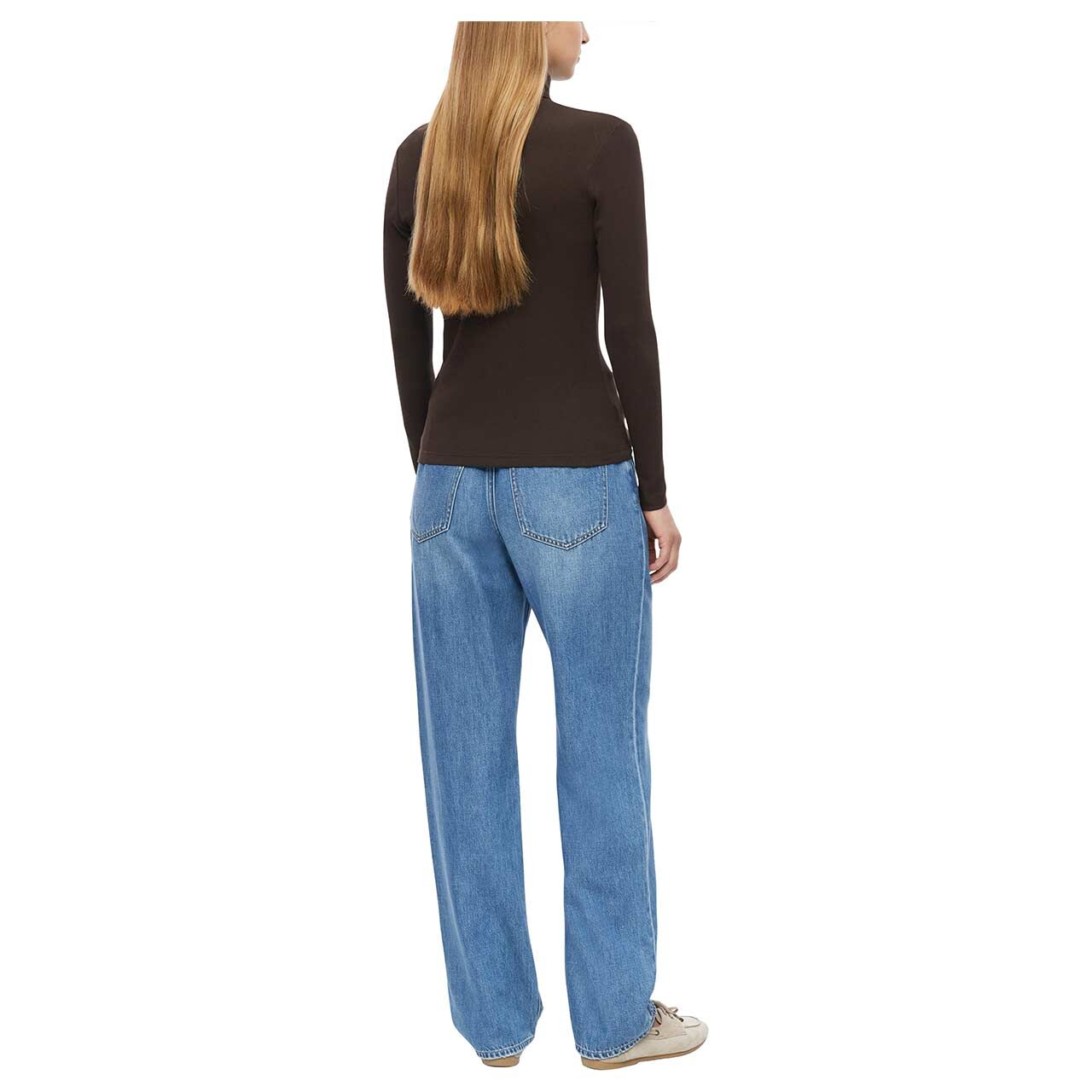 s.Oliver Damen Rollkragen Langarm Shirt in Dunkelbraun, Ganzkörper-Rückansicht am Model