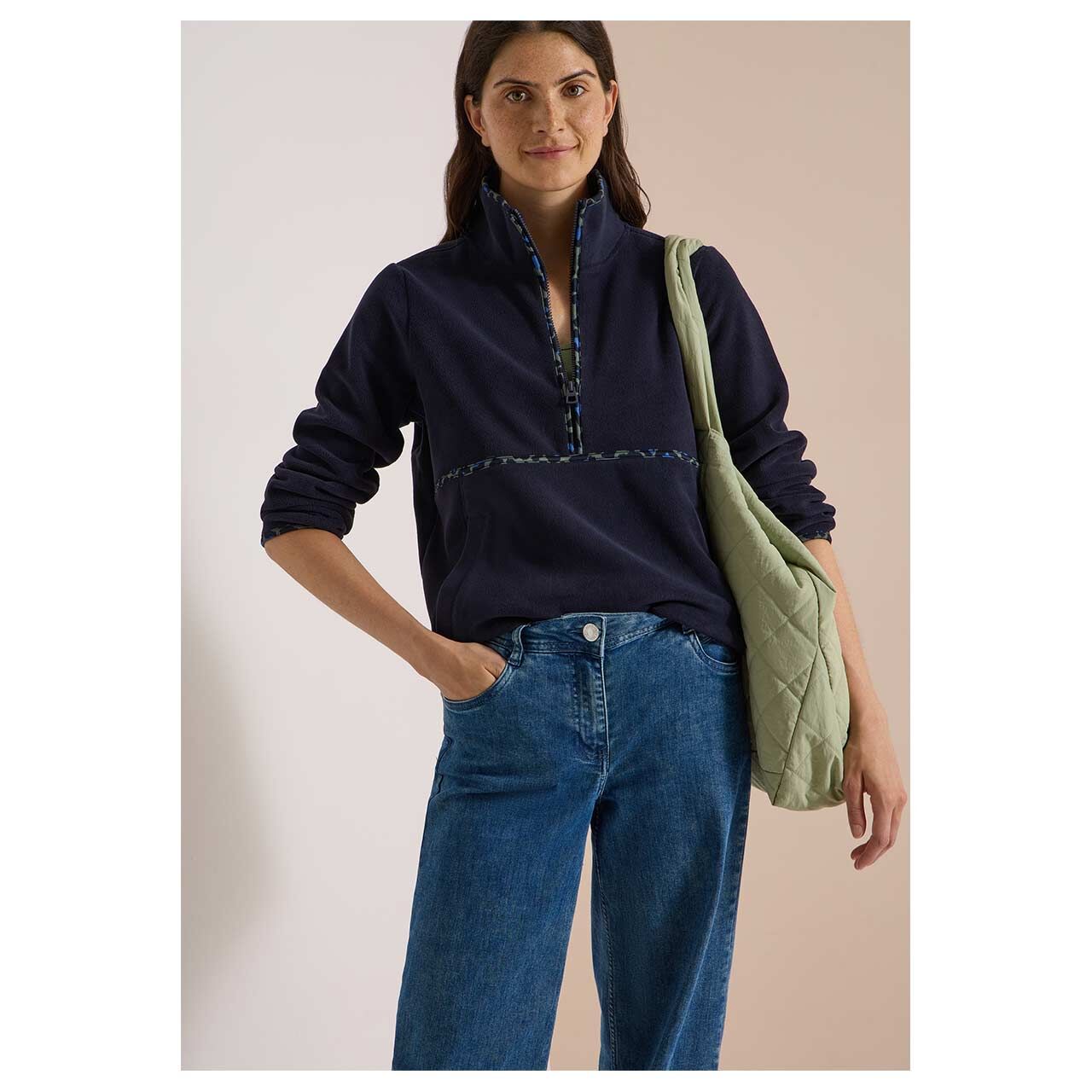 Damen Sweatshirt Troyer Fleece von Cecil in Dunkelblau mit Print, Vorderansicht gestylt am Model