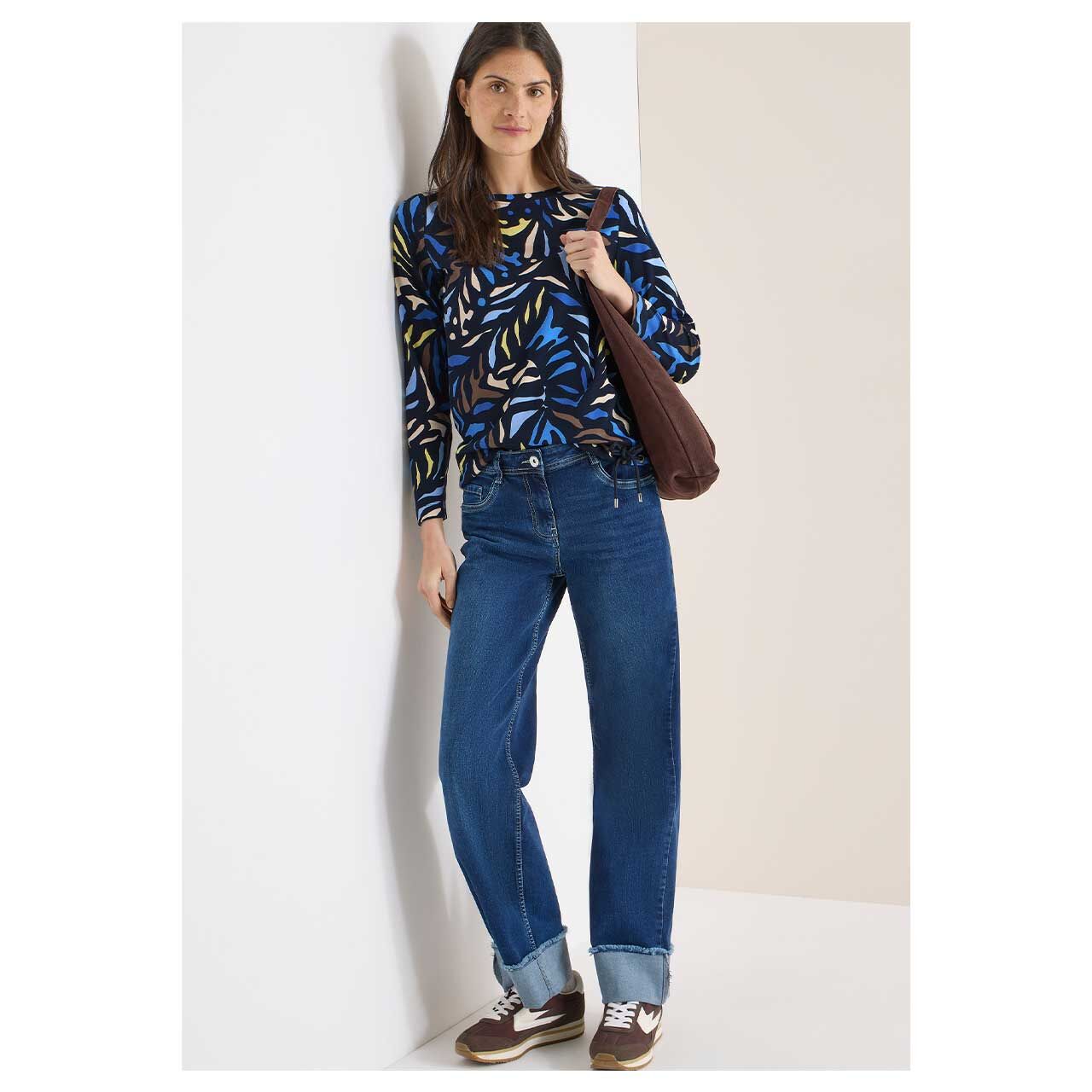 Damen Langarm Shirt Multi Boatneck von Cecil in Dunkelblau mit Print, Ganzkörperansicht am Model