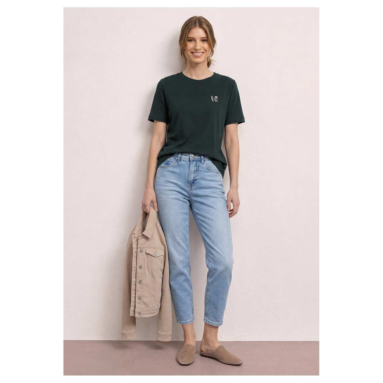Damen T-Shirt Basic Chest Print von Street One in Dunkelgrün mit Print, Ganzkörperansicht am Model