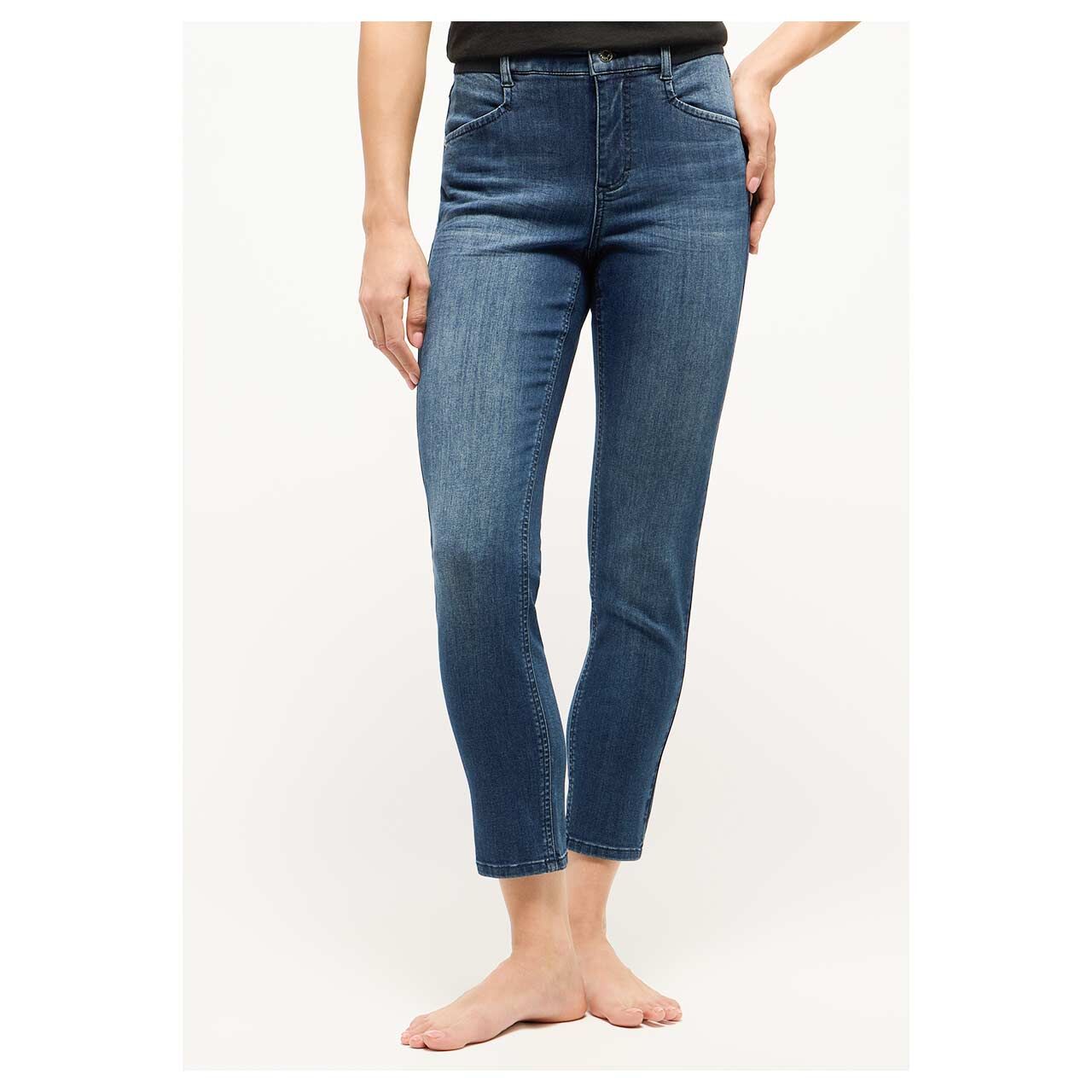 Damen 7/8 Jeans Ornella Sporty von Angels in Dunkelblau angewaschen, Vorderansicht am Model