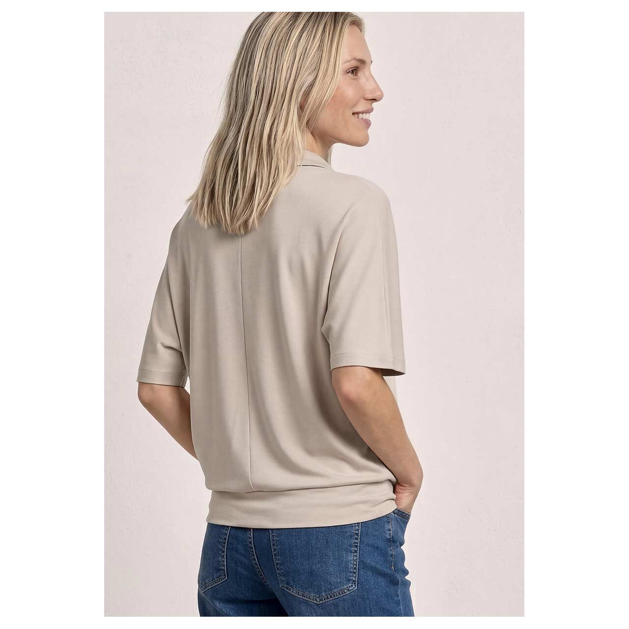 Damen T-Shirt Polo Bottom Cuff von Street One in Hellbeige, Rückansicht am Model