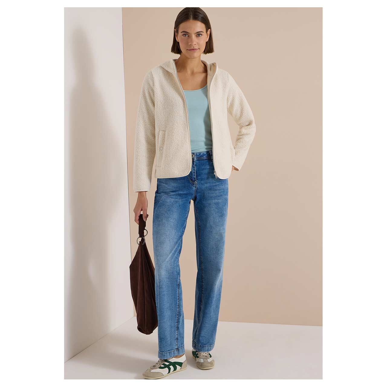 Damen Teddyjacke Solid Jacket von Cecil in Cremeweiß, Ganzkörperansicht am Model